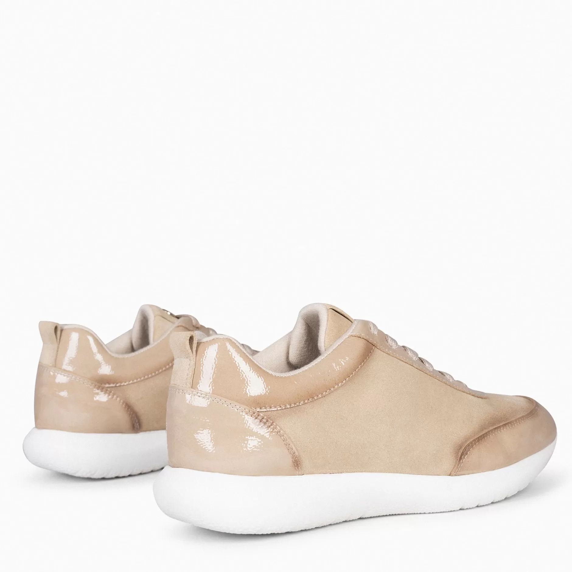 miMaO Deportivas<Loira - Zapatillas De Serraje Beige Con Charol Difuminado