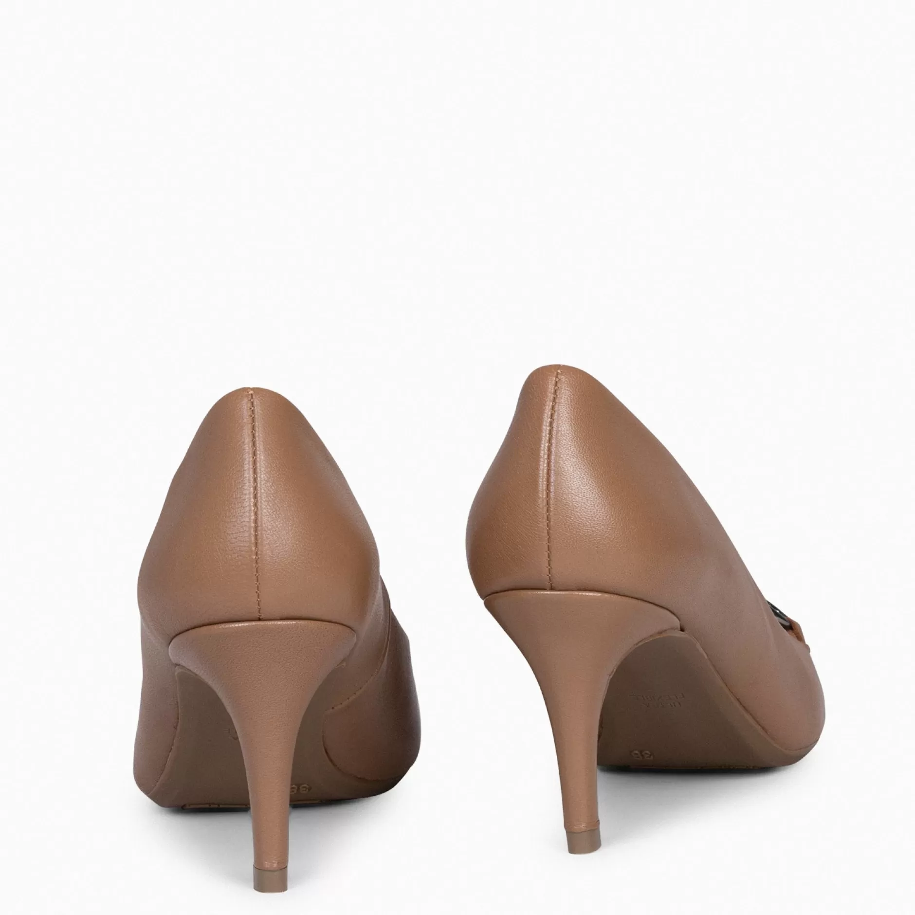 miMaO Zapatos De Fiesta<Stiletto Elegance - Zapatos De Tacón De Aguja Con Adorno Metalizado Camel