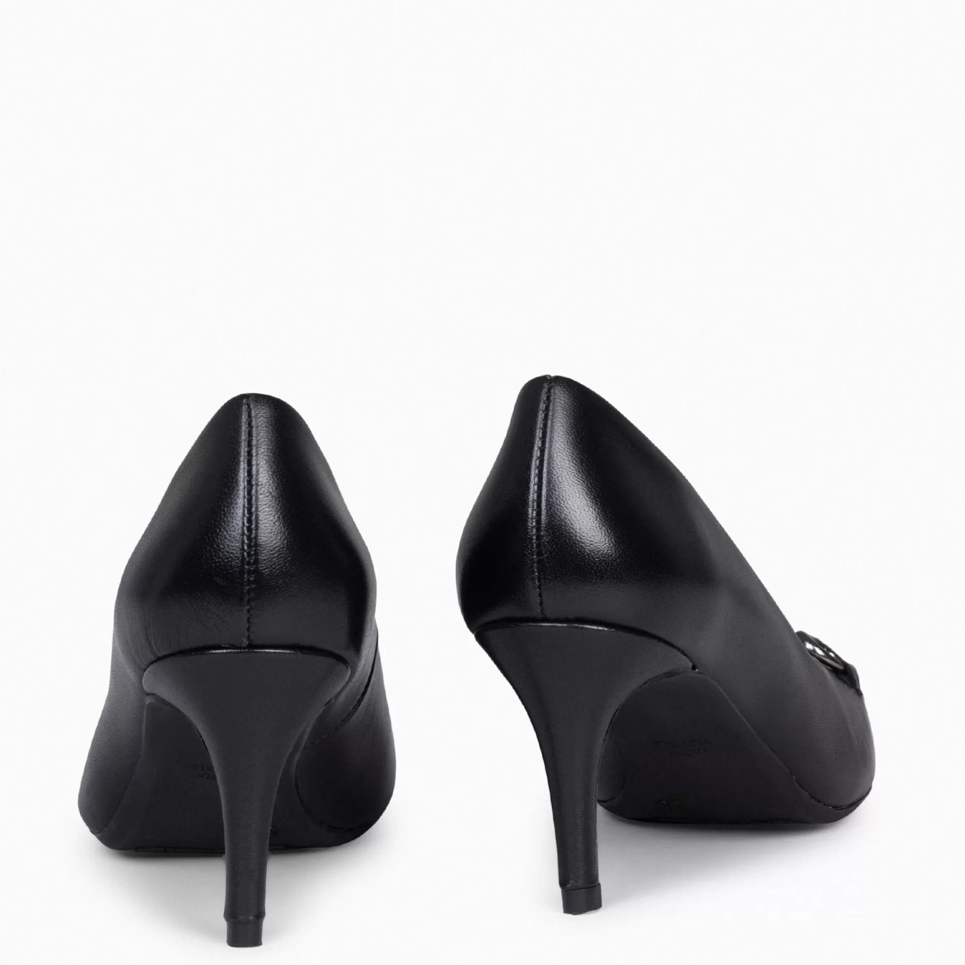 miMaO Zapatos De Fiesta<Stiletto Elegance - Zapatos De Tacón De Aguja Con Adorno Metalizado Negro
